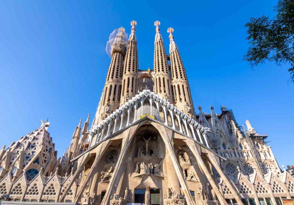 Sagrada Familia Führung auf Deutsch 2024: Alle Tipps & Infos