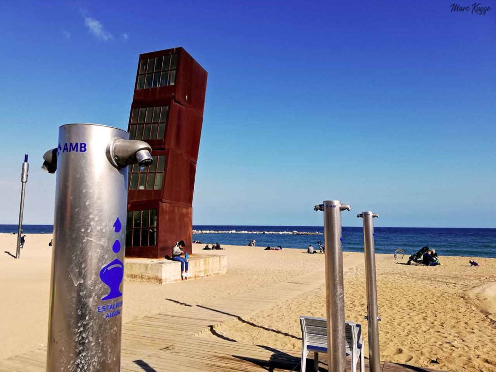 Duschen am Strand von Barcelona