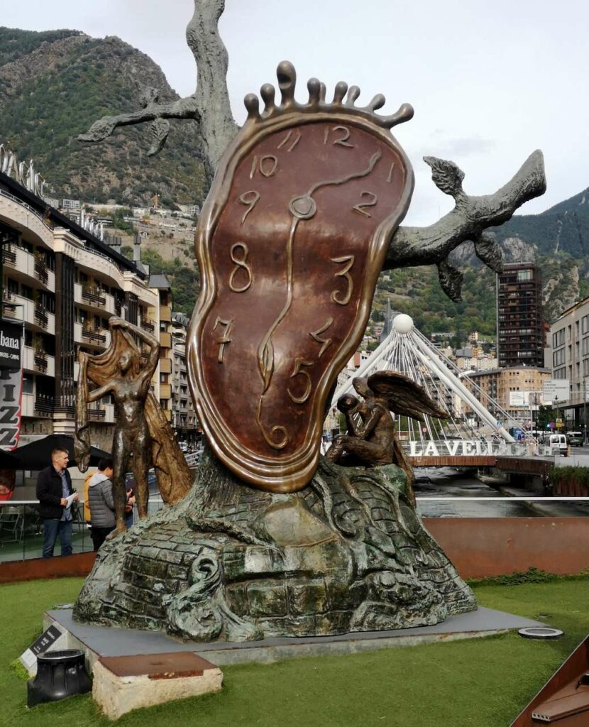 Was gibt es in der Hauptstadt Andorra La Vella zu sehen?
